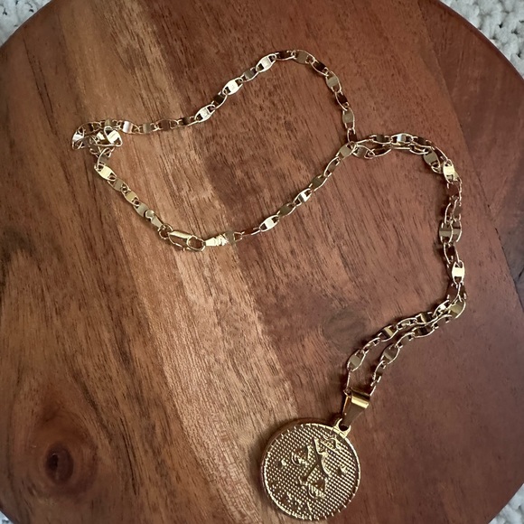 PrettyBirdUsa gold plated medallion Libra Pendant and 16 inch necklace - Picture 3 of 4